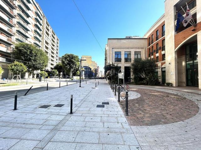 Ufficio in affitto di 130 m² in Via Roma