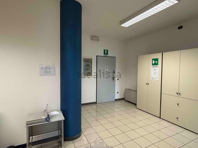 Ufficio in affitto di 130 m² in Via San Crispino, 72