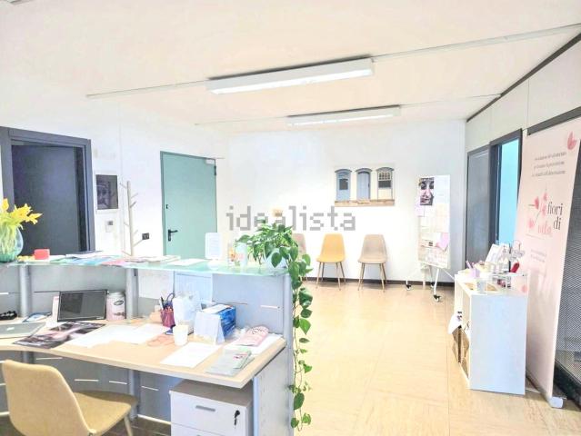 Ufficio in affitto di 130 m² in Viale Sant&apos  Agostino, 130
