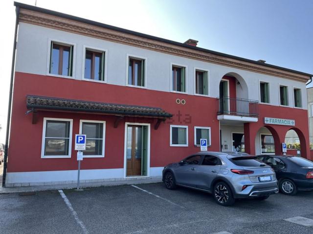 Ufficio in affitto di 131 m² in Via Berico Euganea