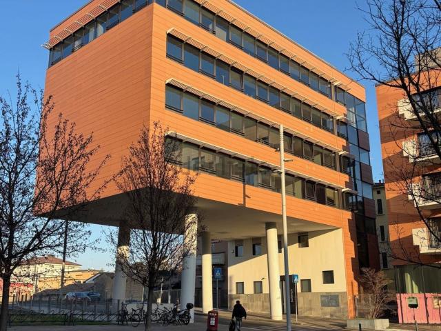 Ufficio in affitto di 1442 m² in Viale Paolo Borsellino, 35