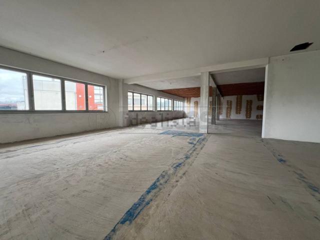 Ufficio in affitto di 144 m² in Via Stazione, 56