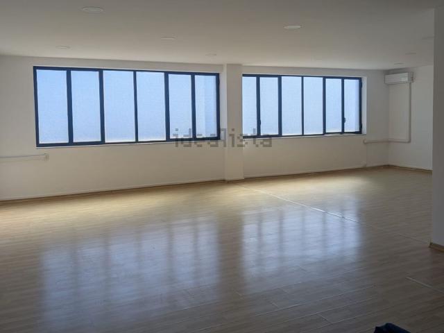 Ufficio in affitto di 145 m² in Via Orso Mario Corbino