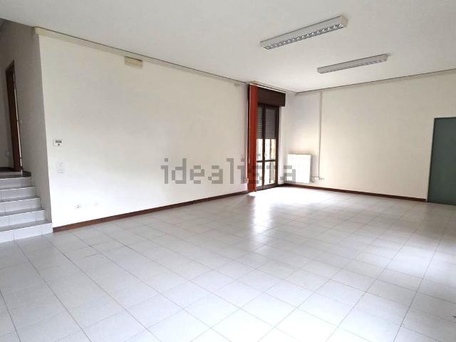 Ufficio in affitto di 145 m² in Via Bruno Buozzi, 7
