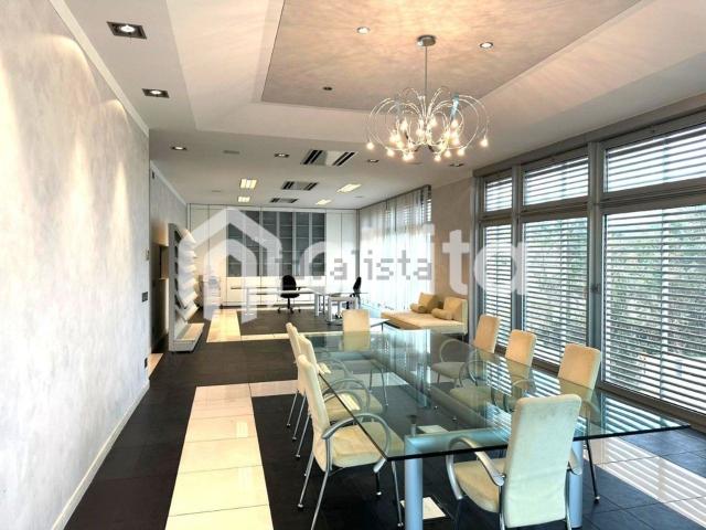 Ufficio in affitto di 145 m² in Via Fratelli Alinari