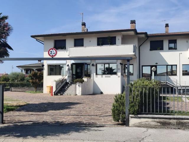 Ufficio in affitto di 146 m² in Via papa giovanni XXIII