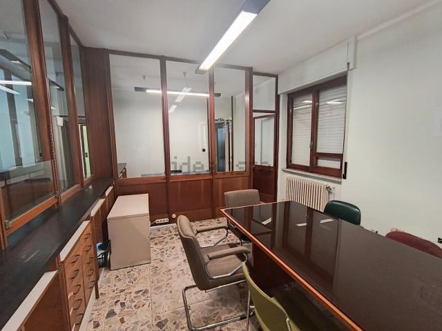 Ufficio in affitto di 147 m² in Corso Carlo Marx