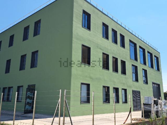 Ufficio in affitto di 147 m² in Via dell&apos Industria