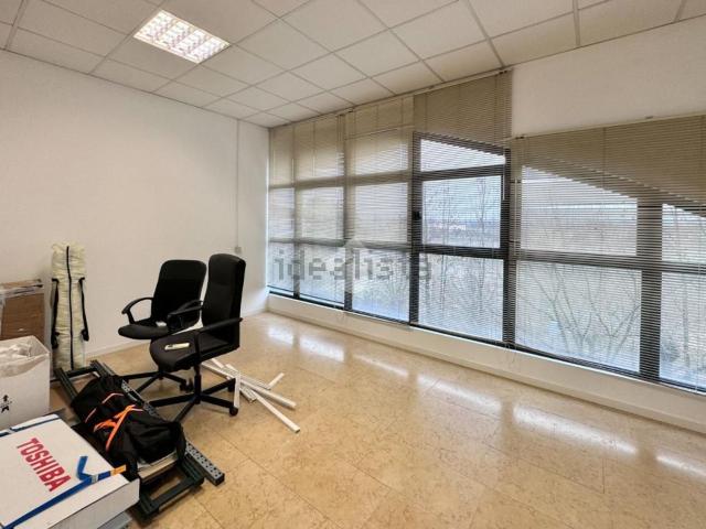 Ufficio in affitto di 140 m² in Via Cà del Luogo, 245