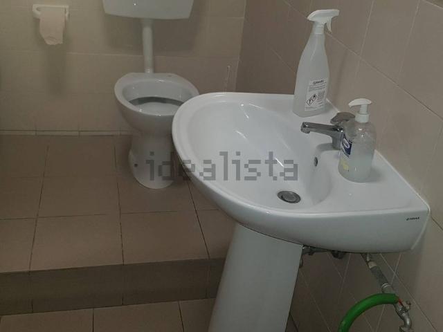 Ufficio in affitto di 140 m² in Via Dell&apos Artigianato