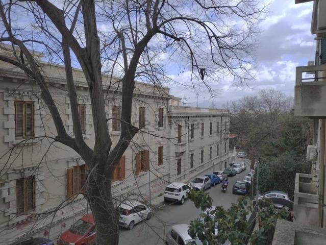 Ufficio in affitto di 140 m² in Via Grillo, 69