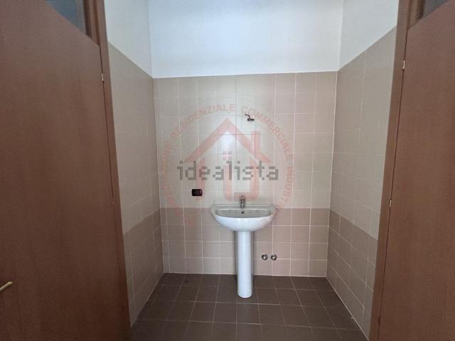 Ufficio in affitto di 140 m²