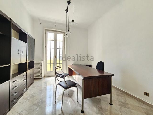 Ufficio in affitto di 140 m² in Via Salento, 59