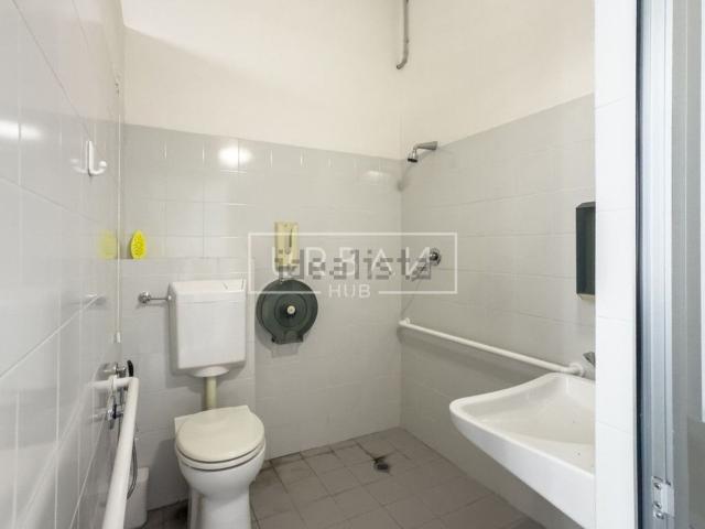 Ufficio in affitto di 140 m² in Via Torelli