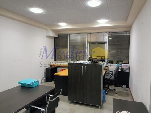Ufficio in affitto di 142 m²