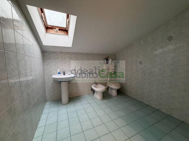 Ufficio in affitto di 143 m² in Via mare Adriatico, 82