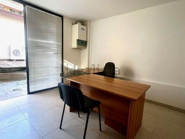 Ufficio in affitto di 14 m² in Via Radici Nord