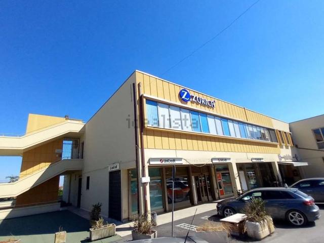 Ufficio in affitto di 154 m²