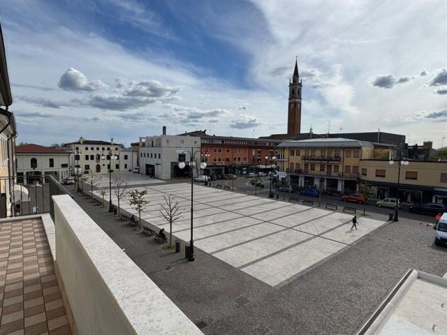 Ufficio in affitto di 154 m² in Piazza Libertà