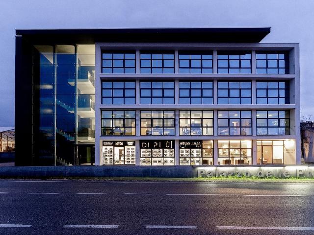 Ufficio in affitto di 158 m² in Via del Costo, 8
