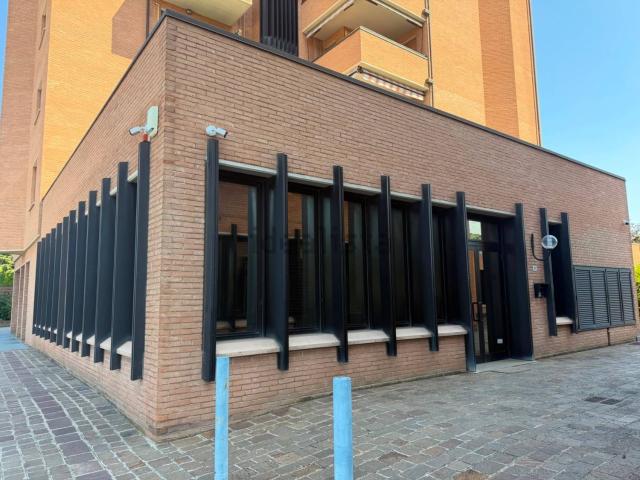 Ufficio in affitto di 150 m²
