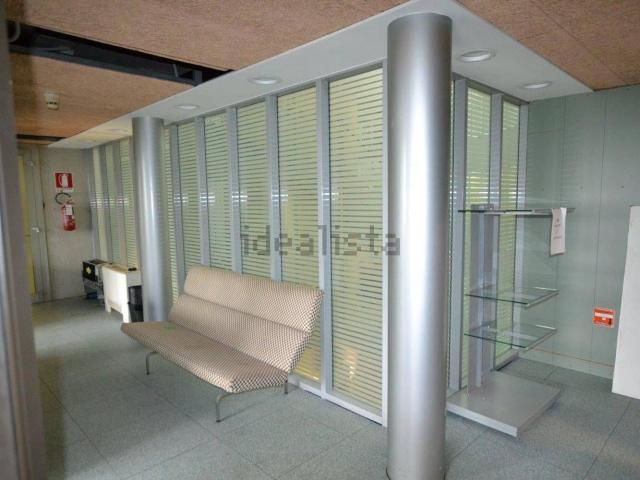 Ufficio in affitto di 150 m²