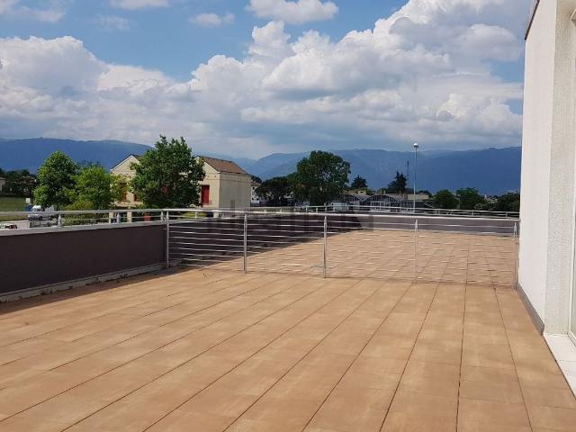Ufficio in affitto di 150 m²