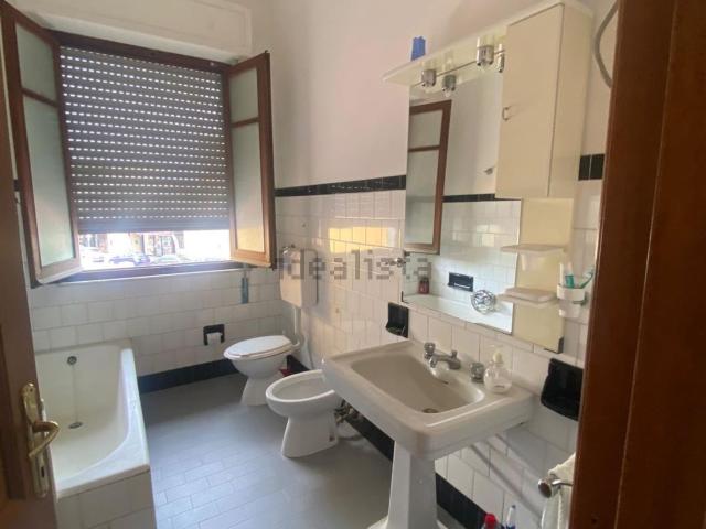 Ufficio in affitto di 150 m²