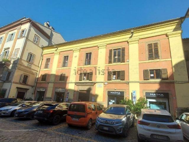 Ufficio in affitto di 150 m²