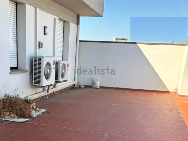 Ufficio in affitto di 150 m²