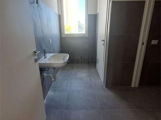 Ufficio in affitto di 150 m²