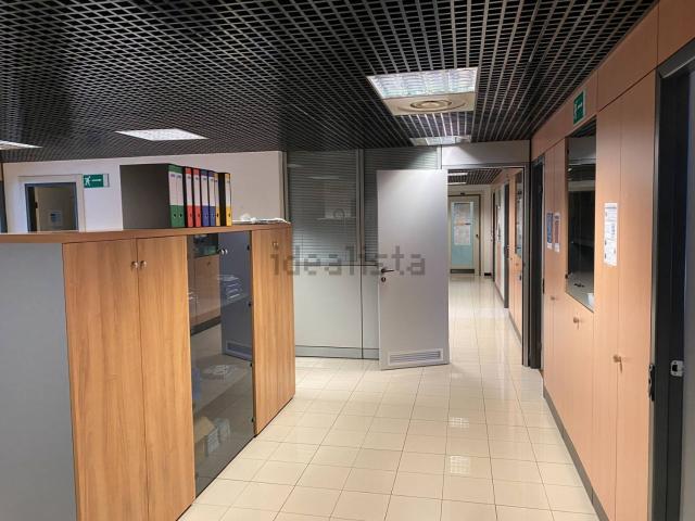 Ufficio in affitto di 150 m² in Corso Crimea