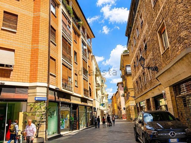 Ufficio in affitto di 150 m² in Corso Vecchio, 54