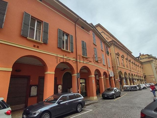 Ufficio in affitto di 150 m² in Via Monte Grappa, 11