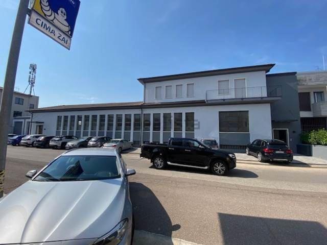 Ufficio in affitto di 150 m² in Via Angelo Messedaglia, 6