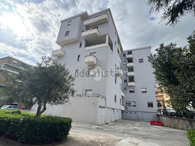 Ufficio in affitto di 150 m² in Via Colonia Giulia, 346