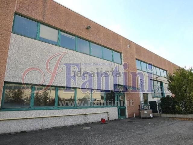 Ufficio in affitto di 150 m² in Via Collodi Carlo, 1