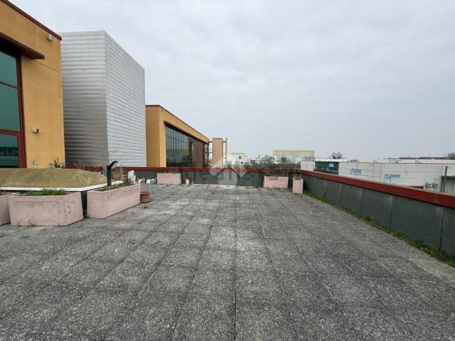 Ufficio in affitto di 150 m² in Via dell&apos Arrigoni