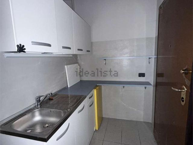 Ufficio in affitto di 150 m² in Via dell&apos Artigianato