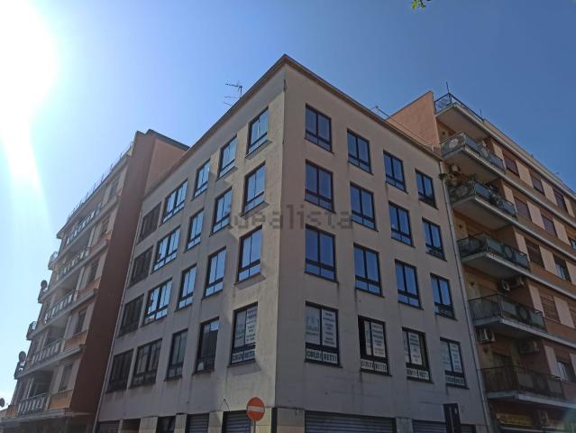 Ufficio in affitto di 150 m² in Via Giuseppe La Farina, 135