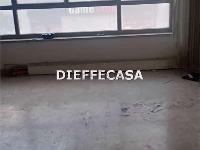 Ufficio in affitto di 150 m² in Via Roma