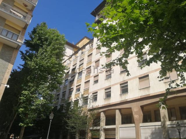 Ufficio in affitto di 150 m² in Viale Aurelio Saffi