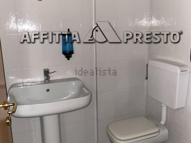 Ufficio in affitto di 150 m² in Viale Giovanni Bovio