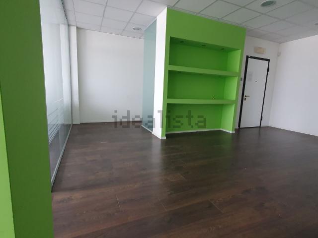 Ufficio in affitto di 150 m² in Viale dell&apos Industria