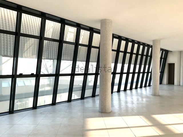 Ufficio in affitto di 150 m² in Viale Francesco Crispi, 97