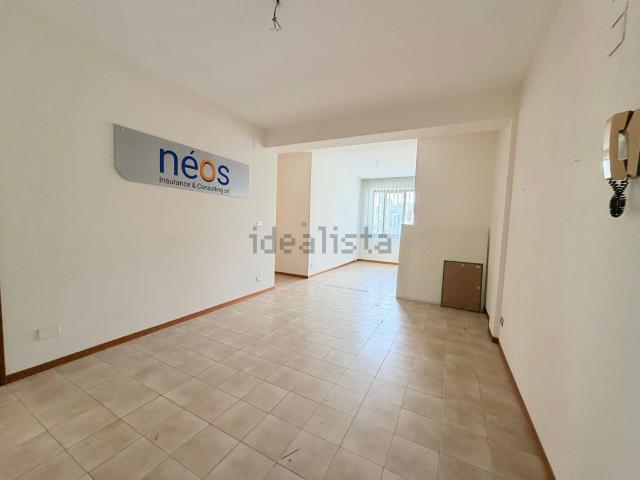 Ufficio in affitto di 150 m² in Viale Teracati