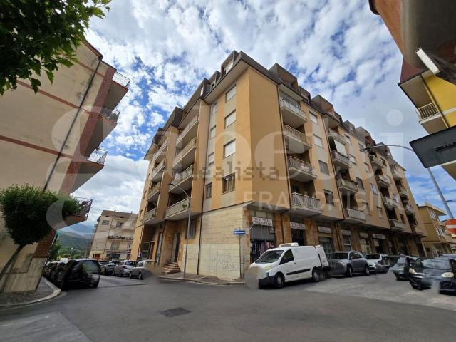 Ufficio in affitto di 151 m² in Via G. Laurelli