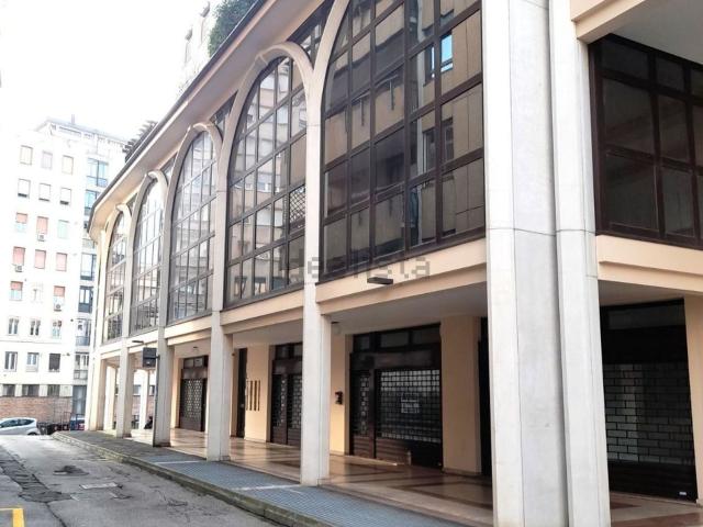 Ufficio in affitto di 153 m² in Via Napoli