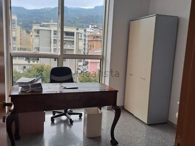 Ufficio in affitto di 15 m² in Viale Indipendenza, 57