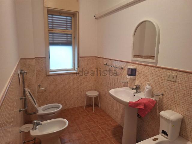 Ufficio in affitto di 160 m² in Corso Armando Diaz